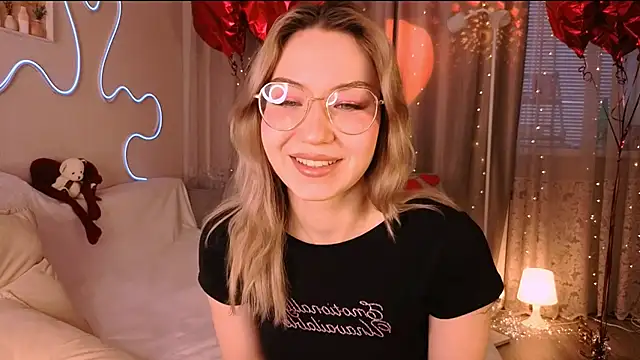 Snapshot of lusciousslily chatting on February 2026 01:38:01 AM lusciousslily online show from February 2026 01:38:01 AM