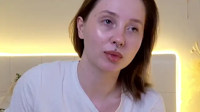 Snapshot of CandiceKingzzz chatting on February 2026 03:43:01 PM CandiceKingzzz online show from February 2026 03:43:01 PM