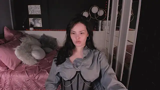 Maykinkya online show from July 2026 02:00:01 PM
