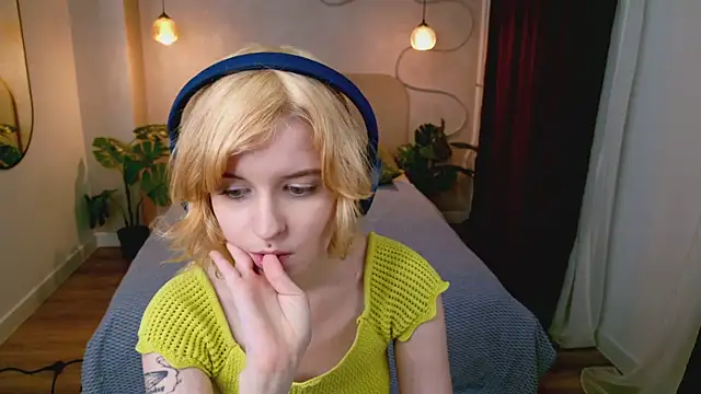 Snapshot of Akimo_ chatting on February 2026 02:51:02 PM Akimo online show from February 2026 02:51:02 PM