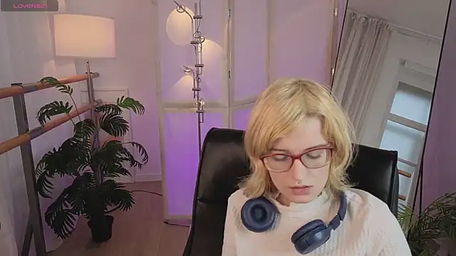 Snapshot of Akimo_ chatting on March 2026 01:40:02 PM Akimo online show from March 2026 01:40:02 PM