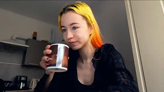 Snapshot of EmilyHein chatting on March 2026 05:20:02 AM EmilyHein online show from March 2026 05:20:02 AM