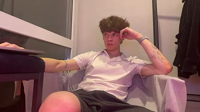 Snapshot of Kevin_bucks chatting on February 2026 02:13:02 PM Kevin bucks online show from February 2026 02:13:02 PM