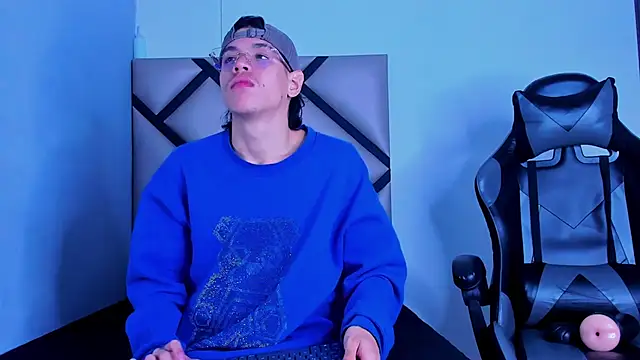 Snapshot of Bennet-Gray chatting on February 2026 04:34:02 AM Bennet-Gray online show from February 2026 04:34:02 AM