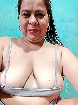 Snapshot of Diana_006 chatting on June 2026 07:17:01 PM Diana 006 online show from June 2026 07:17:01 PM