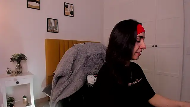 Luna tagliaferri online show from February 2026 09:11:02 PM