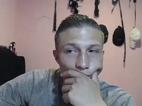 Snapshot of Cronos_Hot_8 chatting on March 2026 02:02:01 PM Cronos Hot 8 online show from March 2026 02:02:01 PM