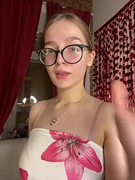 MyKittySayMeow online show from February 2026 07:06:01 PM