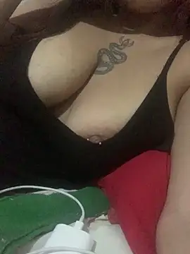 luizekim88 online show from April 2026 05:47:01 AM