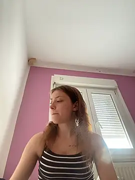 Snapshot of SofieKayla chatting on April 2026 02:11:01 PM SofieKayla online show from April 2026 02:11:01 PM