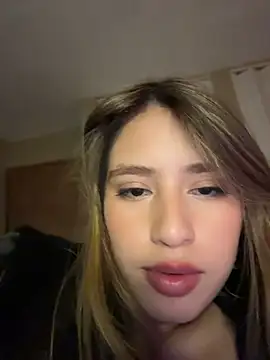 Snapshot of romyamo chatting on April 2026 06:19:01 AM romyamo online show from April 2026 06:19:01 AM