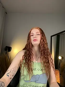 Snapshot of MiraBoom chatting on January 2026 10:08:01 PM MiraBoom online show from January 2026 10:08:01 PM