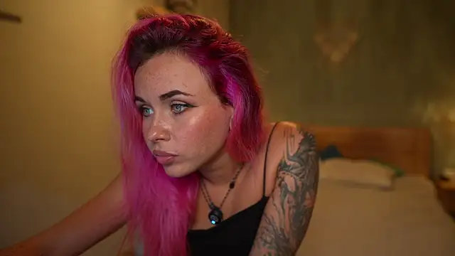 Sarah Pink online show from November 2025 01:21:02 PM