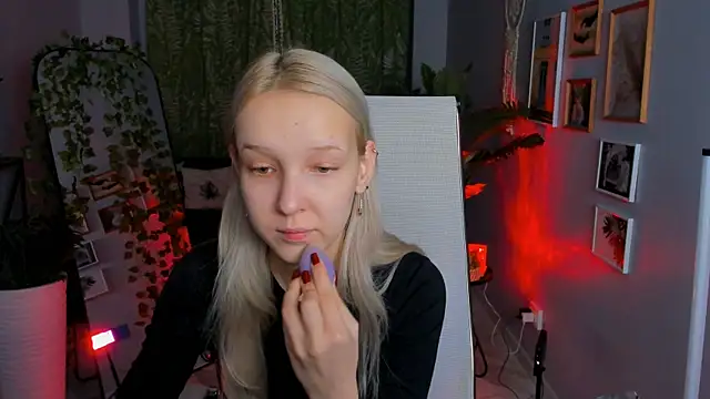 MaoqiBeverly online show from March 2026 05:18:01 AM