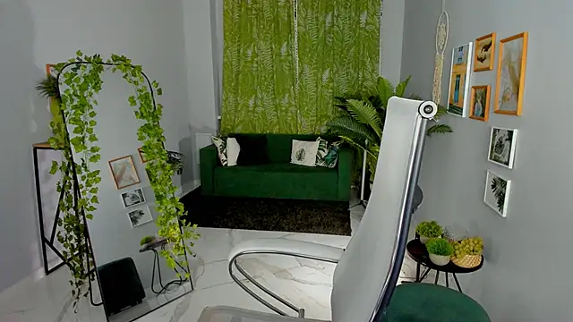Snapshot of MaoqiBeverly chatting on May 2026 08:20:01 AM MaoqiBeverly online show from May 2026 08:20:01 AM
