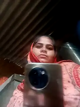 Snapshot of Nisha_011 chatting on February 2026 03:43:01 AM Nisha 011 online show from February 2026 03:43:01 AM