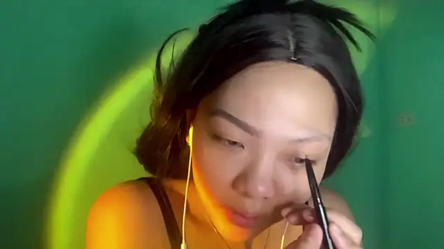 Snapshot of TerisaYellow chatting on February 2026 07:13:02 AM TerisaYellow online show from February 2026 07:13:02 AM