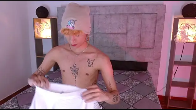 lucke collins22 online show from February 2026 06:40:02 AM