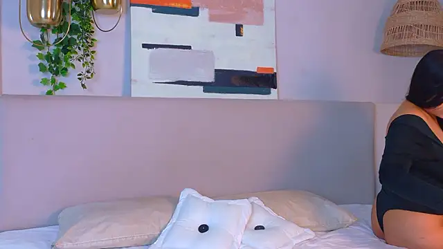 VioletBloomm online show from February 2026 11:59:01 AM