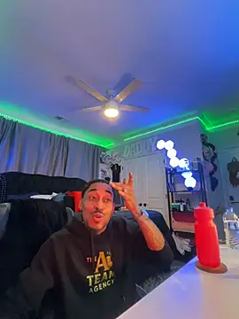 StillArQuez online show from July 2026 01:57:01 PM