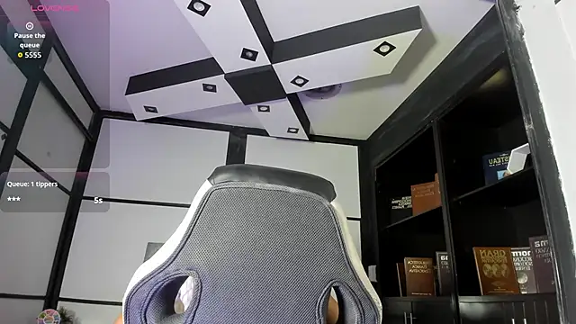 Snapshot of CarolineFyre chatting on March 2026 06:10:01 PM CarolineFyre online show from March 2026 06:10:01 PM