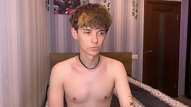 Snapshot of Sweet_Dude chatting on July 2026 08:13:01 PM Sweet Dude online show from July 2026 08:13:01 PM