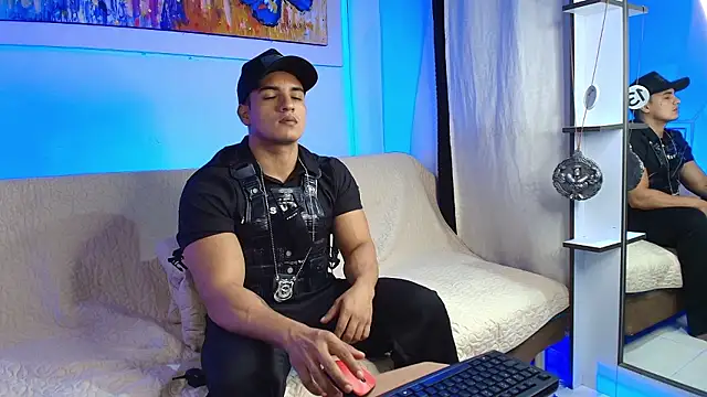 jhon nicolas online show from July 2026 10:02:02 PM