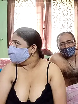 Snapshot of HoneyHush chatting on February 2026 05:50:01 AM HoneyHush online show from February 2026 05:50:01 AM