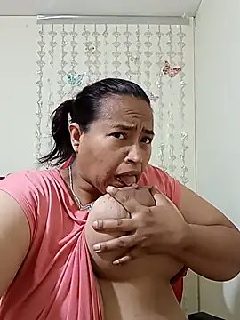 Snapshot of BustySexy_Nataly chatting on May 2026 08:11:01 AM BustySexy Nataly online show from May 2026 08:11:01 AM
