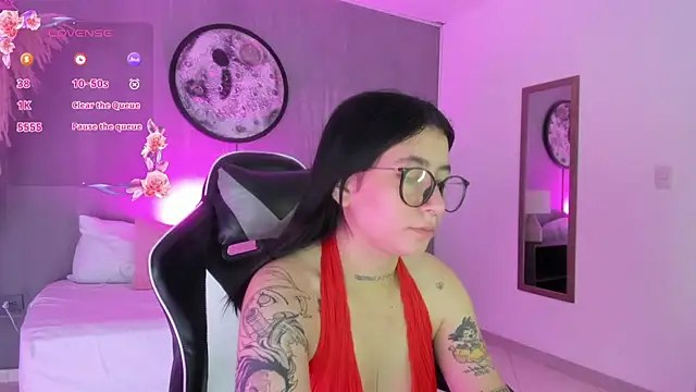 Snapshot of charlottee27_ chatting on June 2026 01:54:02 AM charlottee27 online show from June 2026 01:54:02 AM