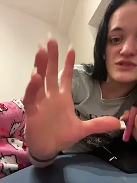 LeonieClaire online show from February 2026 10:39:02 PM