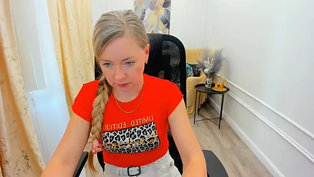 CharlotteKerti online show from June 2026 12:52:02 PM