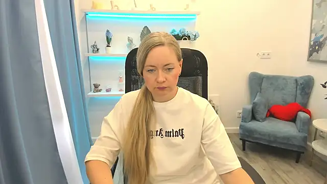 CharlotteKerti online show from June 2026 11:45:01 AM