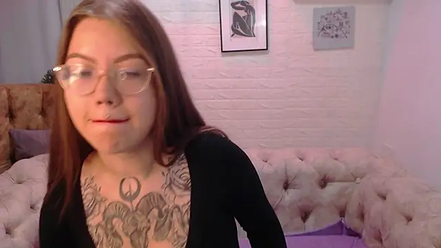 Snapshot of Lissiblom chatting on February 2026 07:48:01 PM Lissiblom online show from February 2026 07:48:01 PM