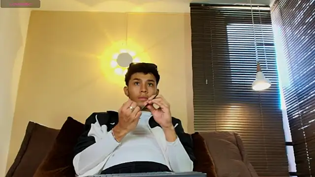 Damon Salvarote S online show from April 2026 07:31:02 PM