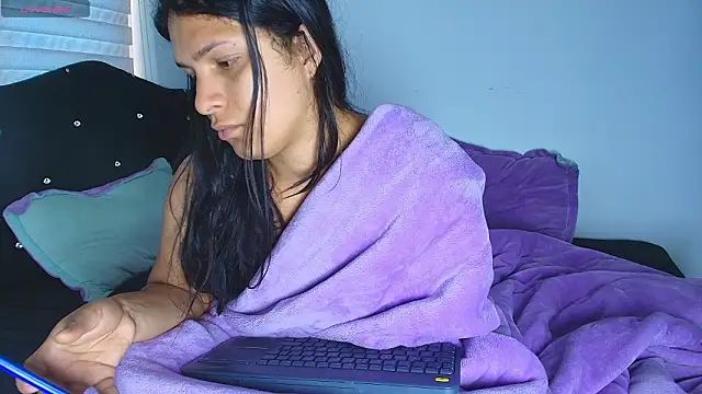 Snapshot of alys_love chatting on February 2026 02:16:02 PM alys love online show from February 2026 02:16:02 PM