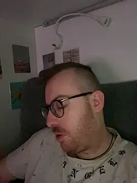 Snapshot of io1Elian chatting on April 2026 06:50:01 PM io1Elian online show from April 2026 06:50:01 PM
