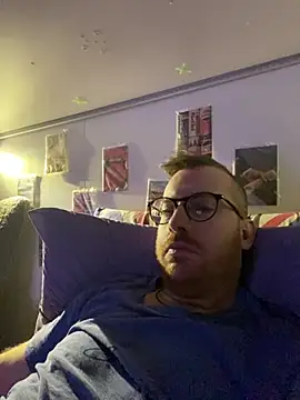 Snapshot of io1Elian chatting on April 2026 06:46:02 PM io1Elian online show from April 2026 06:46:02 PM