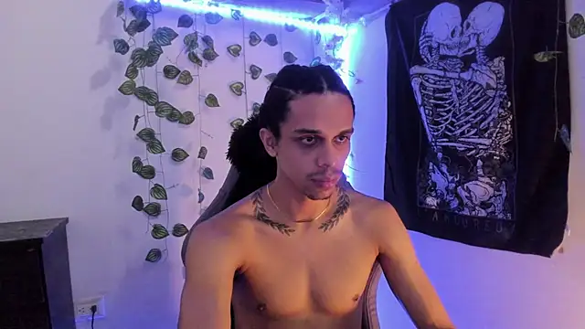 Snapshot of Aaron_Hopper chatting on February 2026 01:26:01 PM Aaron Hopper online show from February 2026 01:26:01 PM