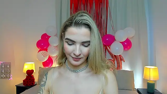 SinLuna  online show from February 2026 03:52:02 PM