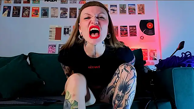 Snapshot of SugarSoot chatting on April 2026 05:45:02 AM SugarSoot online show from April 2026 05:45:02 AM