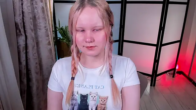Snapshot of AnnieVibe chatting on April 2026 05:41:01 PM AnnieVibe online show from April 2026 05:41:01 PM