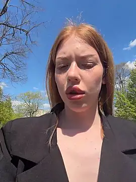 Jean Graay online show from April 2026 10:18:02 AM