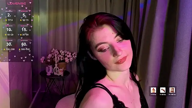 Snapshot of NicoleLuxe chatting on February 2026 04:17:01 PM NicoleLuxe online show from February 2026 04:17:01 PM