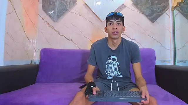 Snapshot of biig_boy chatting on February 2026 07:43:01 PM biig boy online show from February 2026 07:43:01 PM