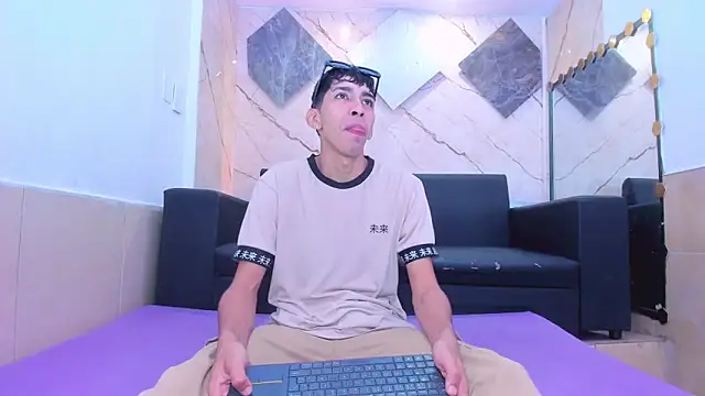 Snapshot of biig_boy chatting on February 2026 08:05:01 PM biig boy online show from February 2026 08:05:01 PM