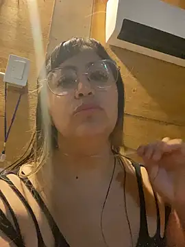 Snapshot of calistrababy chatting on February 2026 02:54:02 AM calistrababy online show from February 2026 02:54:02 AM