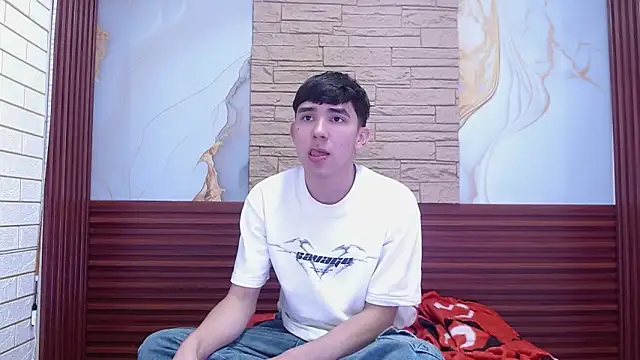 massimoferrera303av online show from February 2026 01:58:02 AM