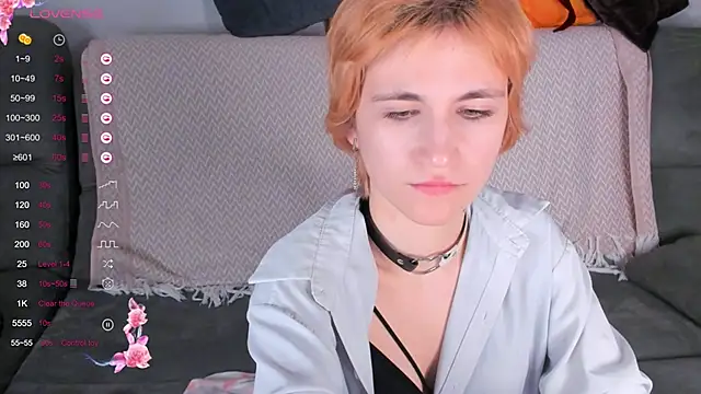 AutumnWhisper online show from April 2026 06:10:01 PM