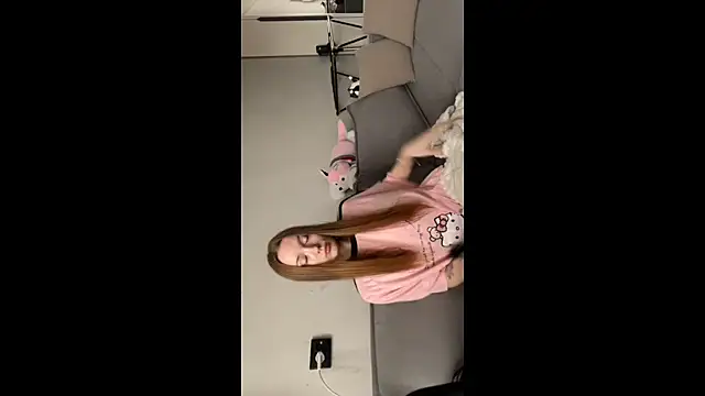 lunli0 online show from February 2026 07:04:01 AM